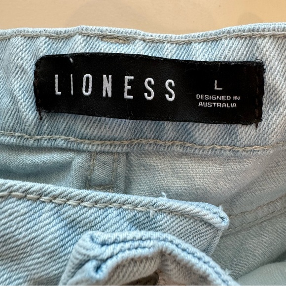 LIONESS Women's Naomi Boyfriend Jeans Light High Rise Distressed Size Large US 8 - Picture 13 of 16